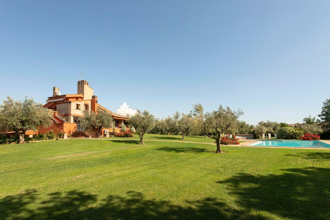 Villa In Via Della Marcigliana Casale Torre San Giovanni Exterior foto